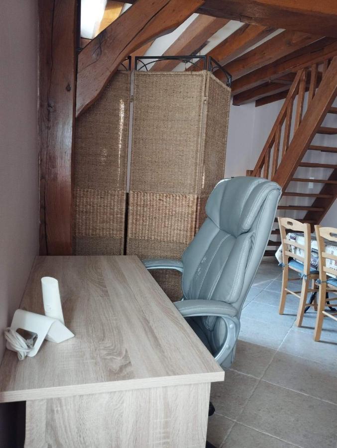 Charmante Petite Maison De Bourg Apartment Autry-le-Chatel Exterior photo